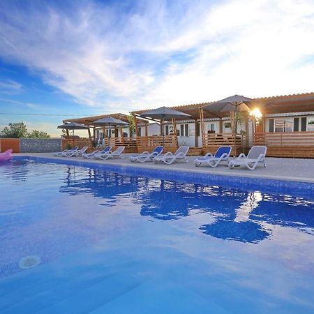 Poolside Mobile Home Turanj Bagian luar foto