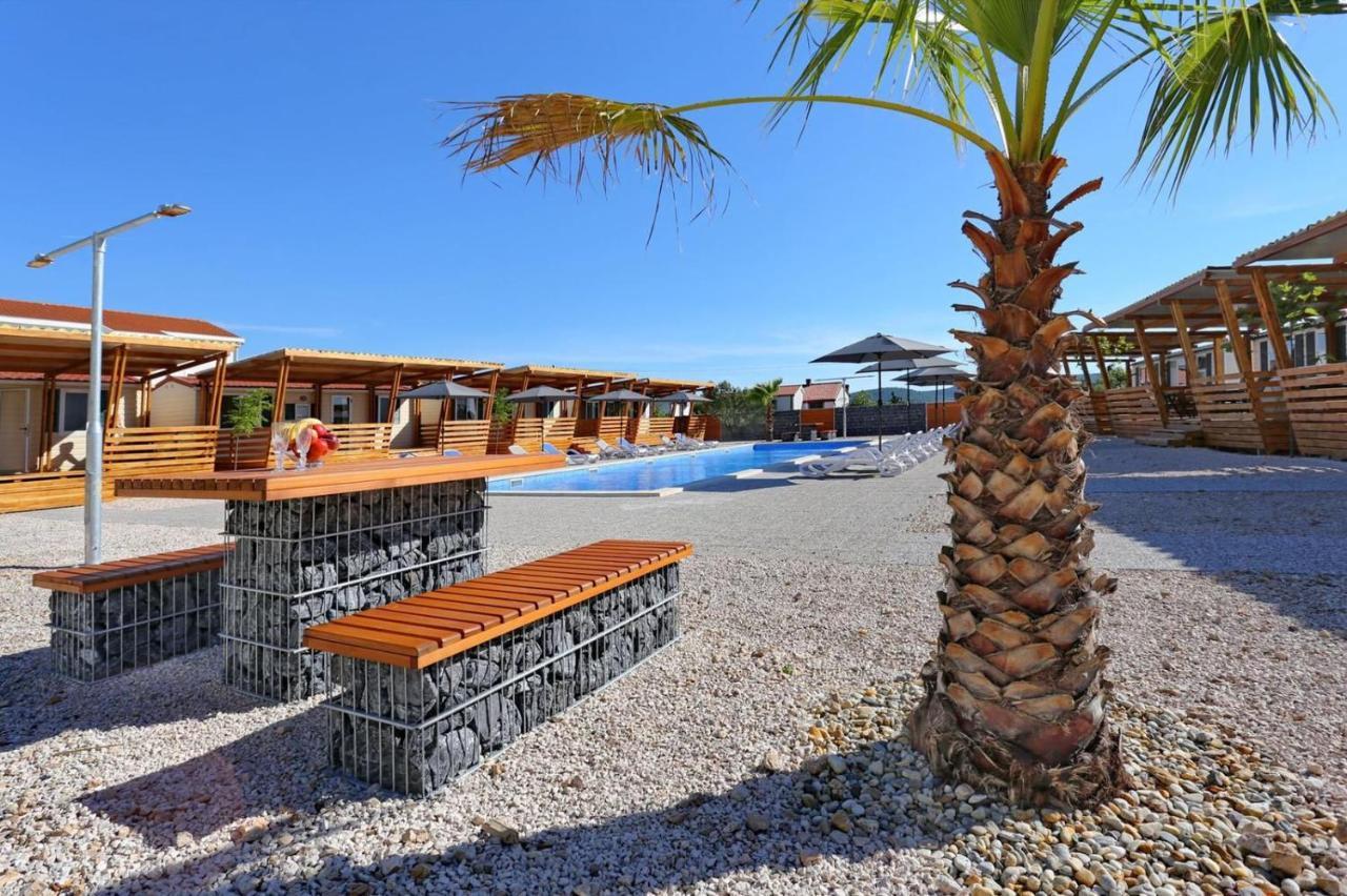 Poolside Mobile Home Turanj Bagian luar foto
