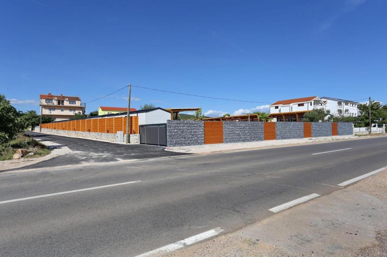 Poolside Mobile Home Turanj Bagian luar foto